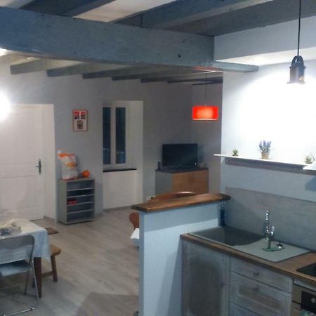 Maison A La Campagne Au Coeur Du Cantal Dept 15 Marmanhac Bagian luar foto