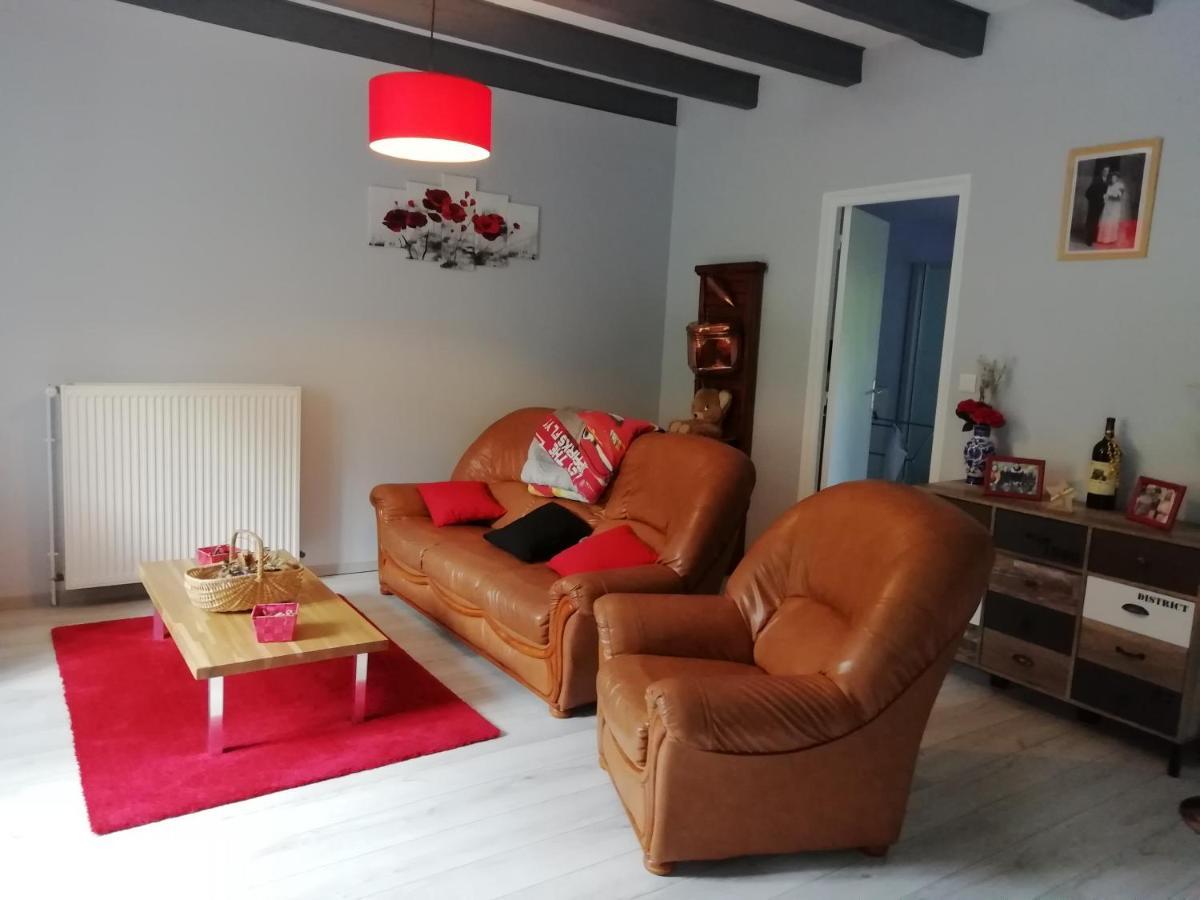 Maison A La Campagne Au Coeur Du Cantal Dept 15 Marmanhac Bagian luar foto