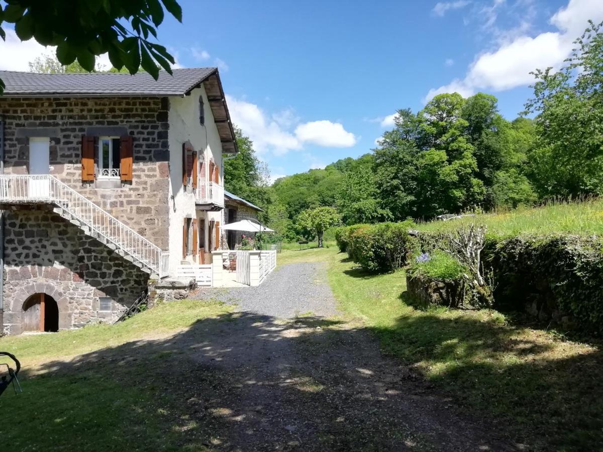 Maison A La Campagne Au Coeur Du Cantal Dept 15 Marmanhac Bagian luar foto